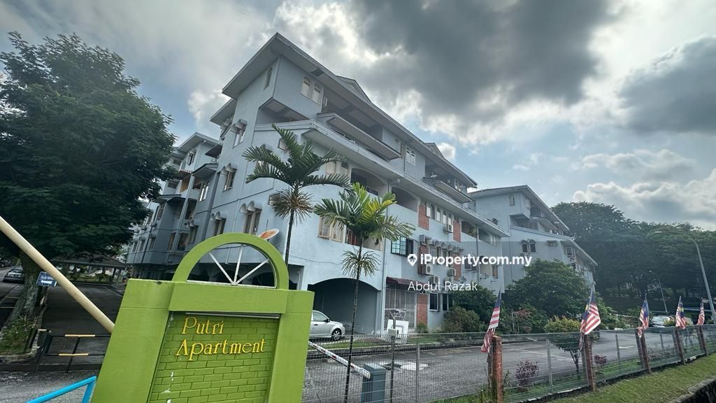 Putri Apartment End lot Apartment 3 bedrooms for sale in Setiawangsa
