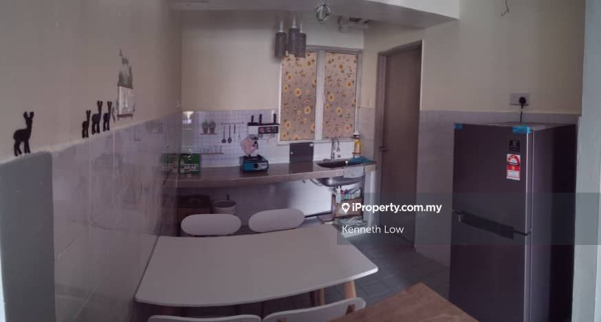 Pangsapuri Danau Pandan 1 Corner Lot Flat 3 Bedrooms For Rent In Cheras Selangor Iproperty Com My
