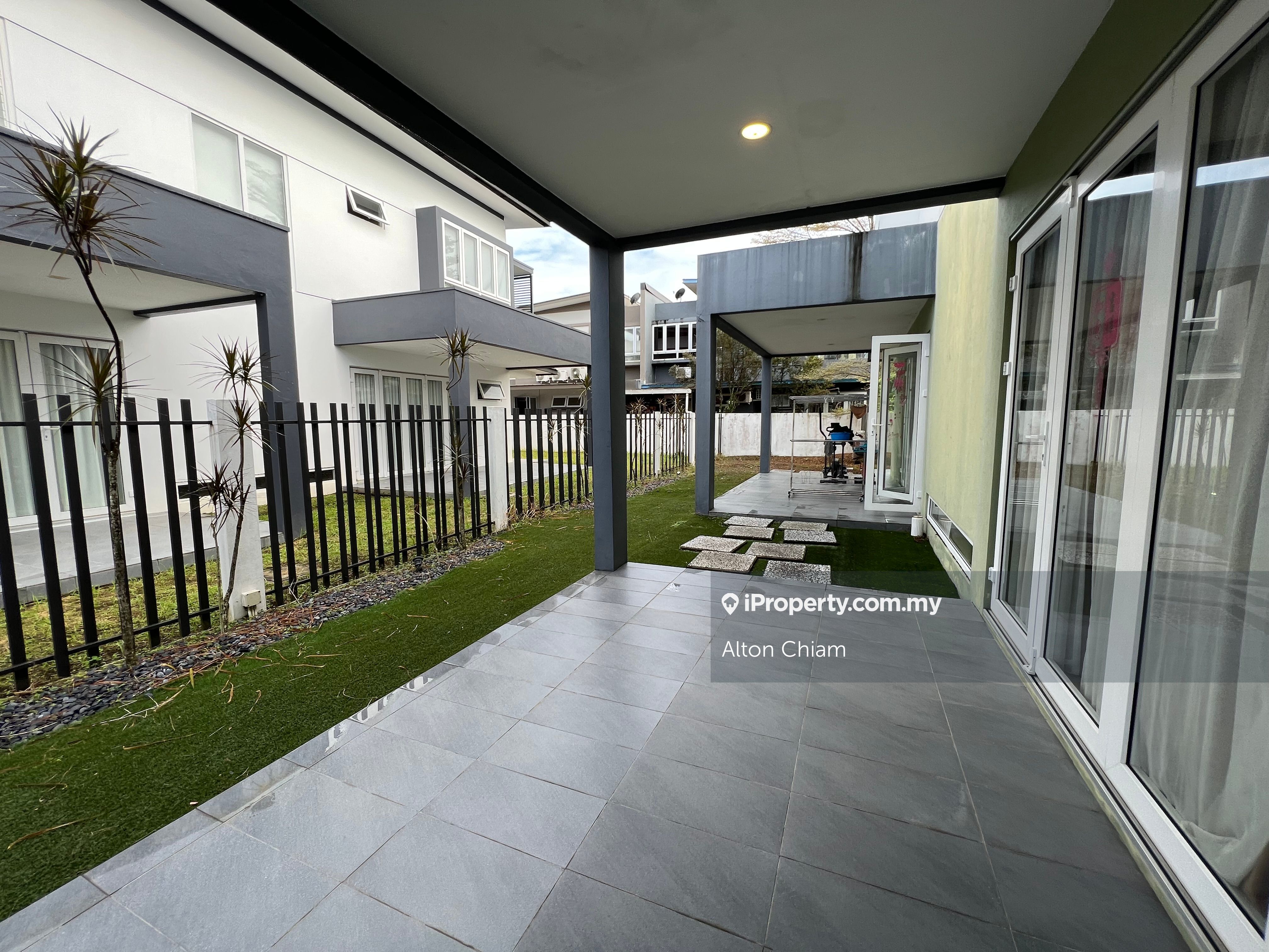 Tabuan Tranquility, Kuching Semidetached House 4 bedrooms for sale