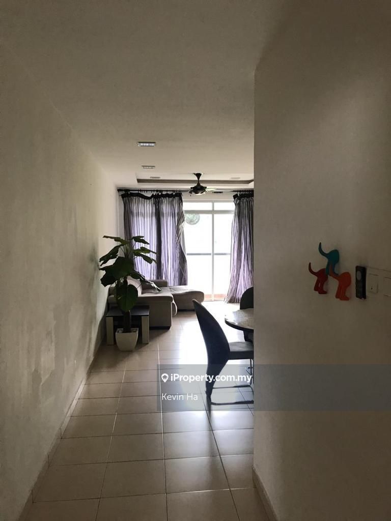 Semarak Taman Raintree Corner lot Condominium 3 bedrooms for sale in