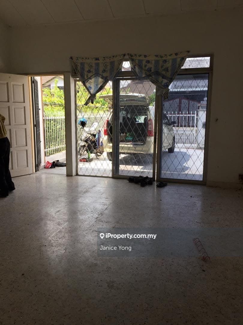 Taman Perling Corner Lot, Perling