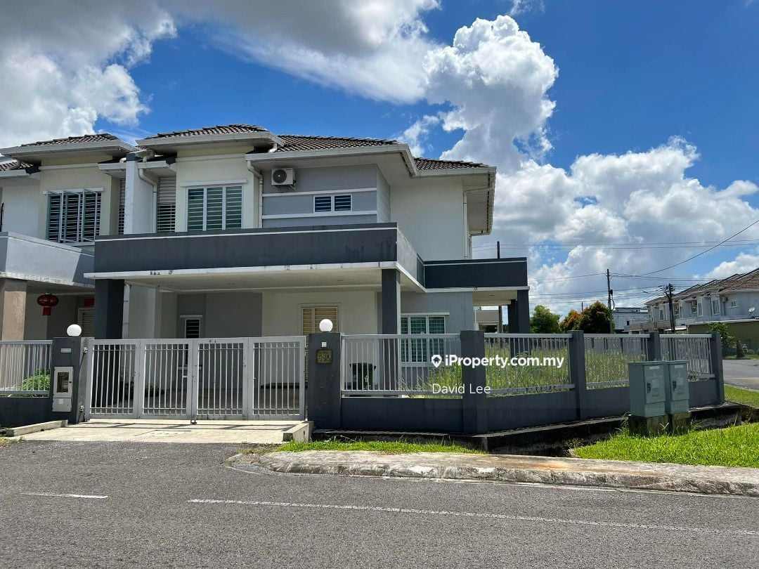 Kuching 2sty Terrace/Link House 4+1 bedrooms for rent