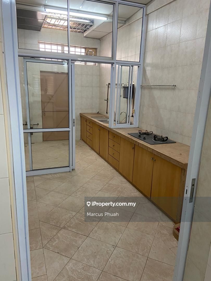 2 storey terrace near to wet market, Pulau Tikus