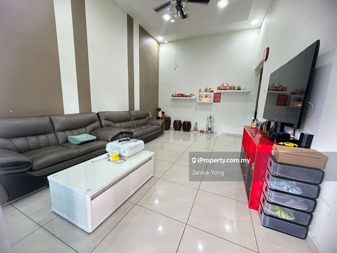 Taman Gemilang KCC Kulai, Kulai 1sty Terrace/Link House 4 bedrooms for