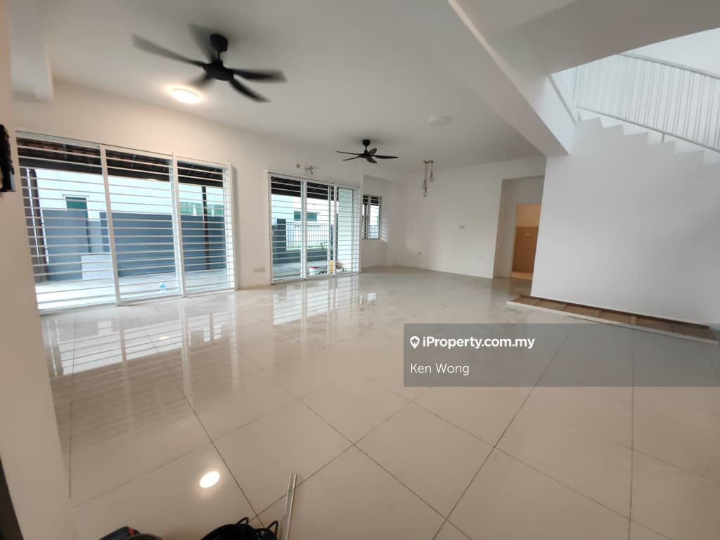 Villa Avenue Taman Equine Park, Seri Kembangan for rent RM4000