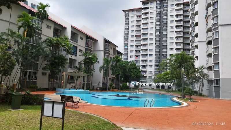 Puncak Seri Kelana Corner lot Condominium 3 bedrooms for sale in Ara ...