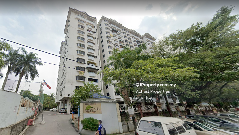 Pangsapuri Seri Gembira Corner lot Apartment 3+1 bedrooms for sale in