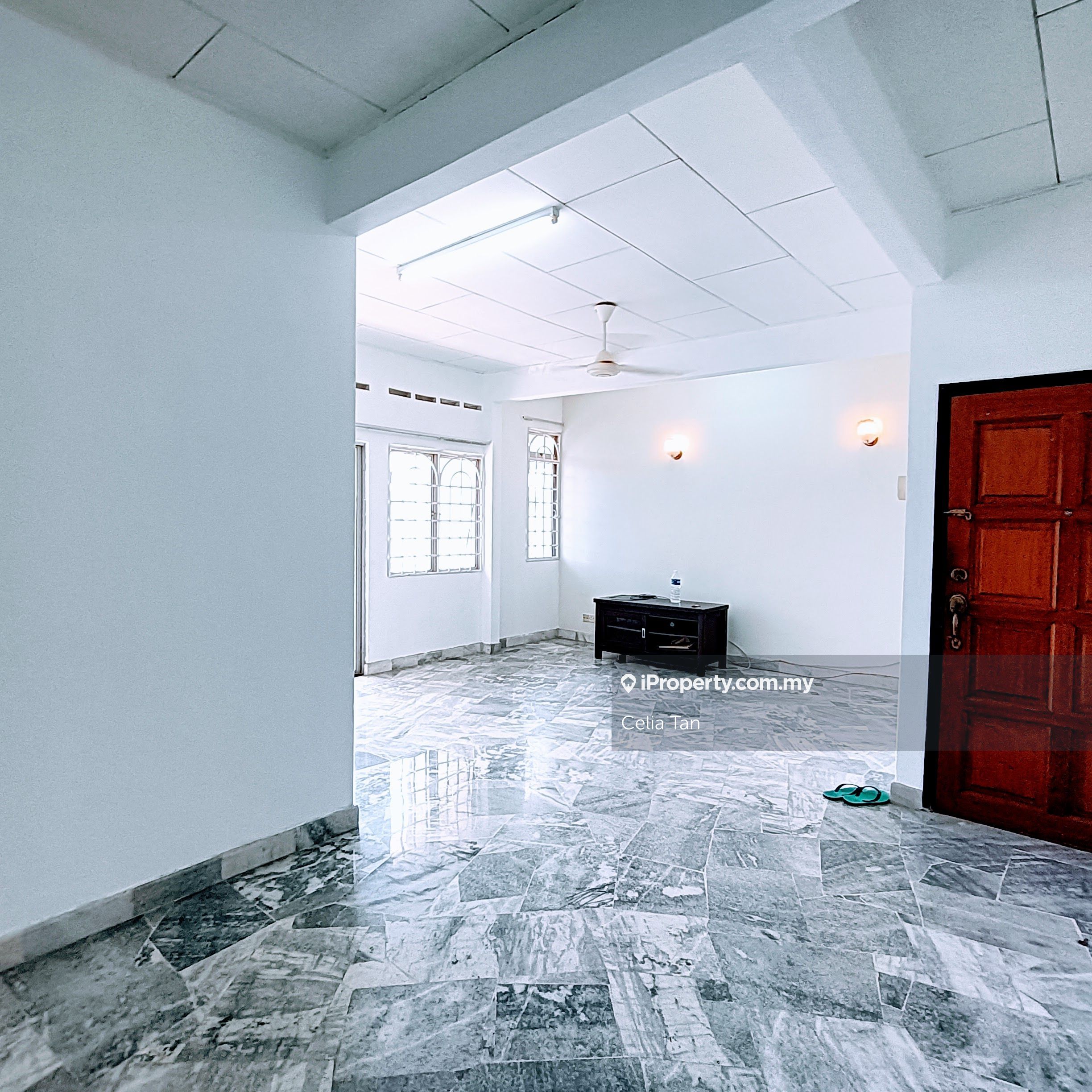 Subang Perdana Goodyear Court 6 Corner lot Apartment 3 bedrooms for