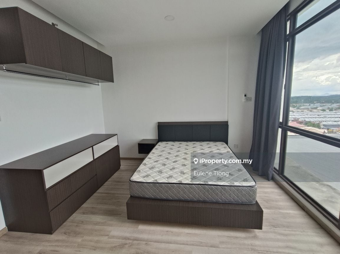 Summer Mall Suites / Near Unimas Samarahan, Kota Samarahan ShopOffice