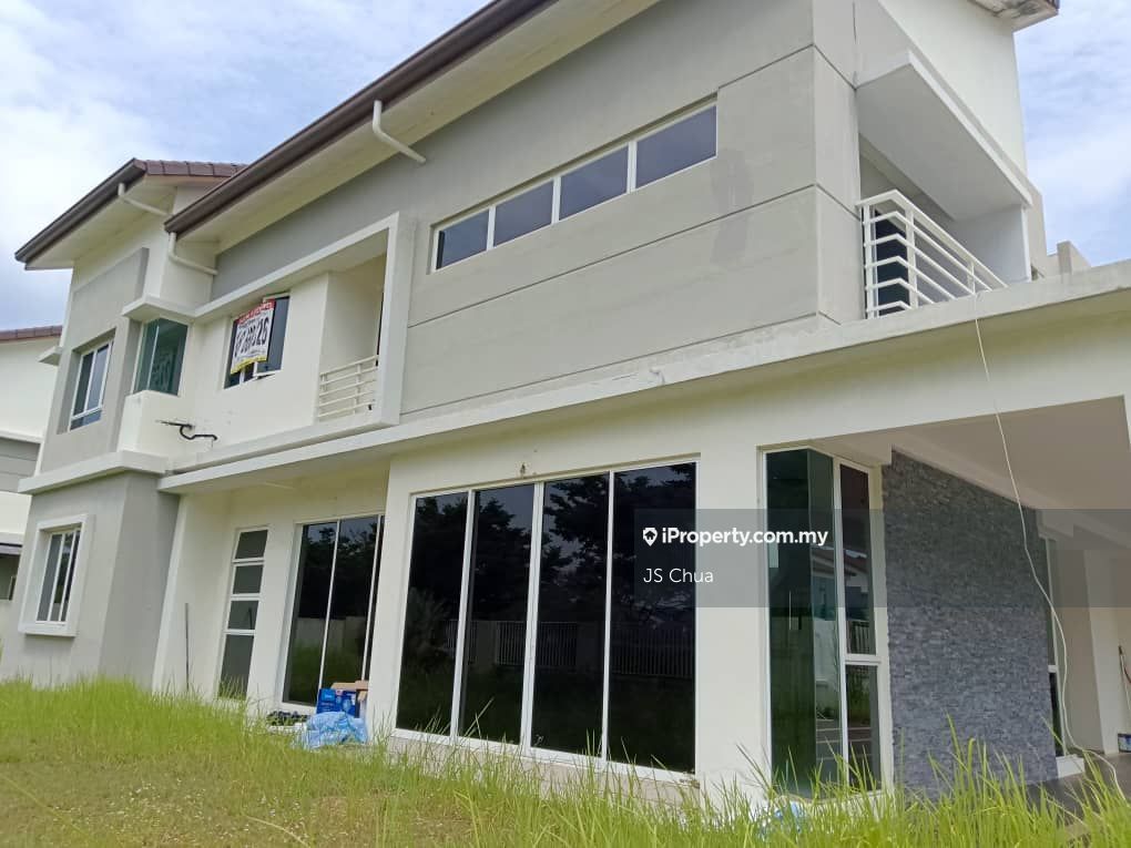 Villa Avenue Taman Equine, Seri Kembangan Bungalow 5 bedrooms for rent