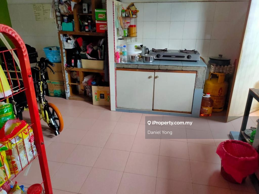 Lima kedai jalan mahsuri, Senai Intermediate 1sty Terrace/Link House 3 bedrooms for sale