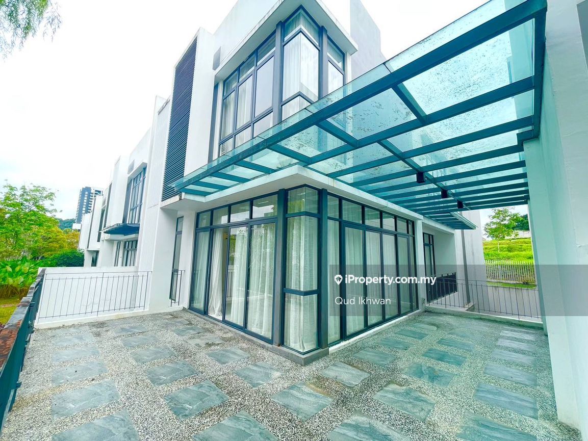16 Quartz, Taman Melawati 3sty Terrace/Link House 5 bedrooms for rent