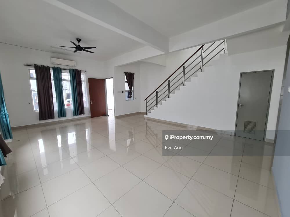 Bandar Putra, Kulai End Lot 2-sty Terrace/Link House 4+1 Bedrooms For ...