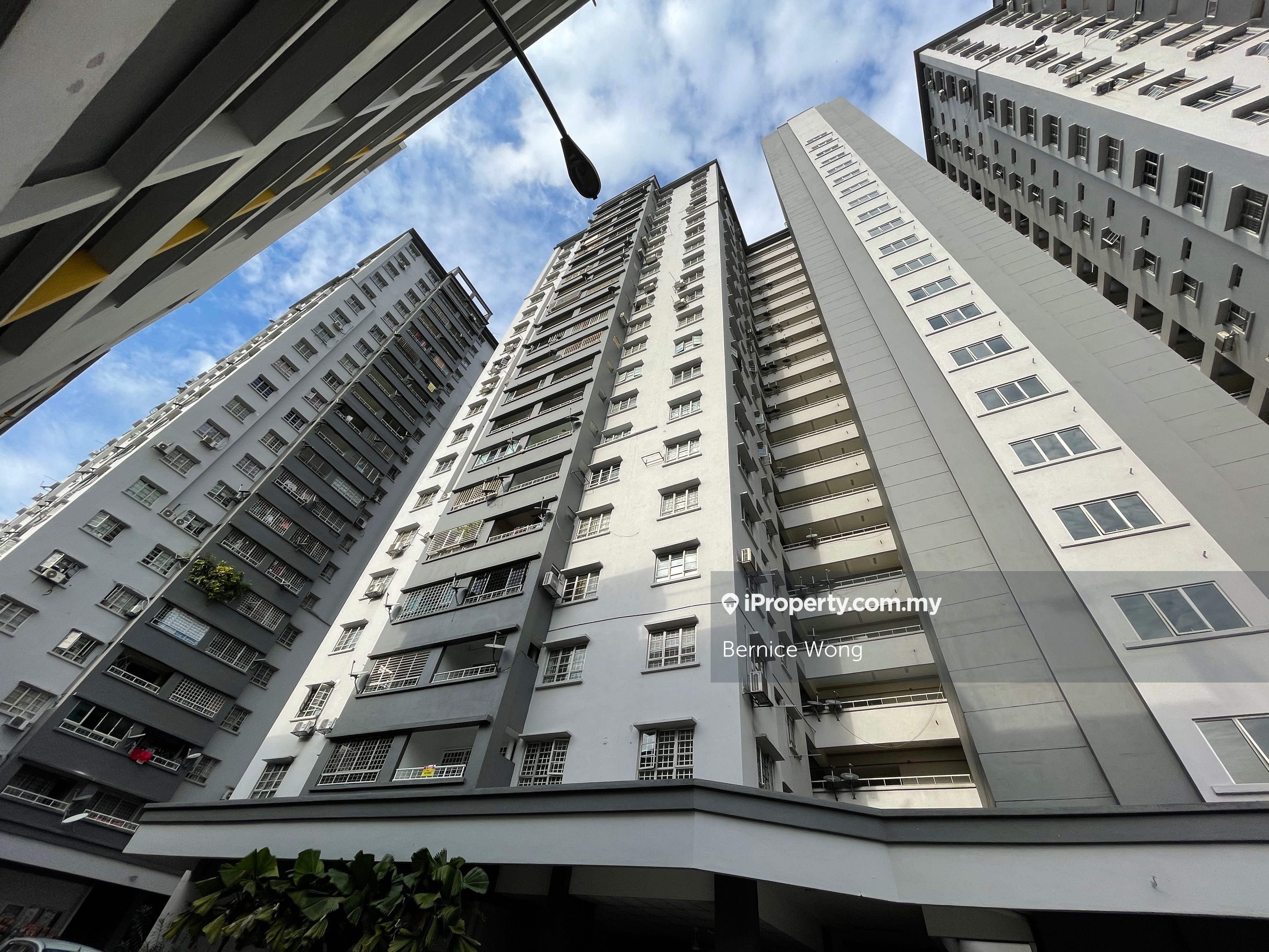 Casa Magna Intermediate Condominium 3 bedrooms for sale in Kepong