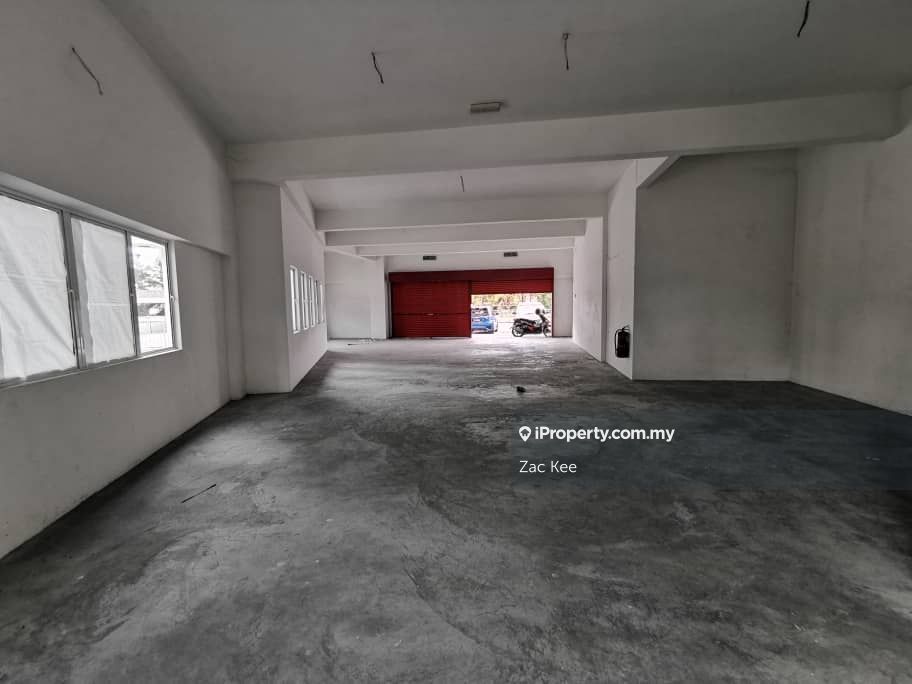 Seri Kembangan Corner Shop Facing Main Road High Traffic Area, Serdang, Seri Kembangan for rent