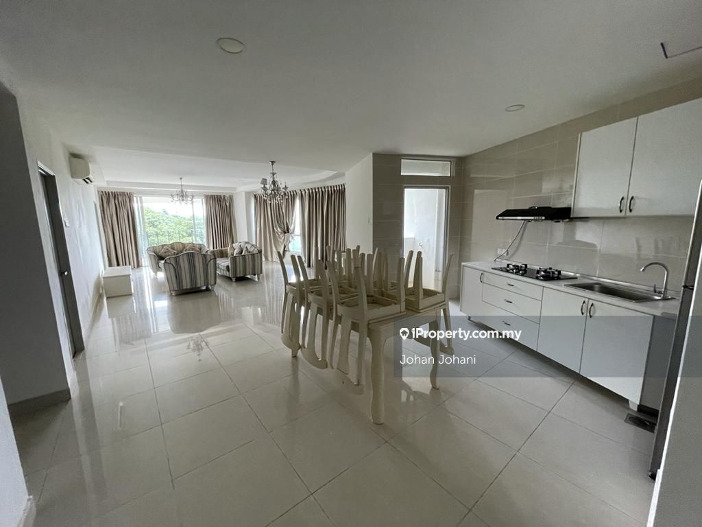 Green Beverly Hills Sky Bungalow Condominium 3 bedrooms for rent in