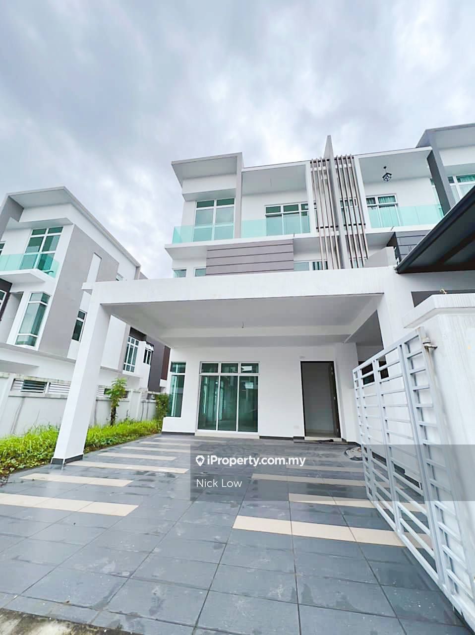 Taman Nusa Sentral 3storey cluster, Iskandar Puteri (Nusajaya