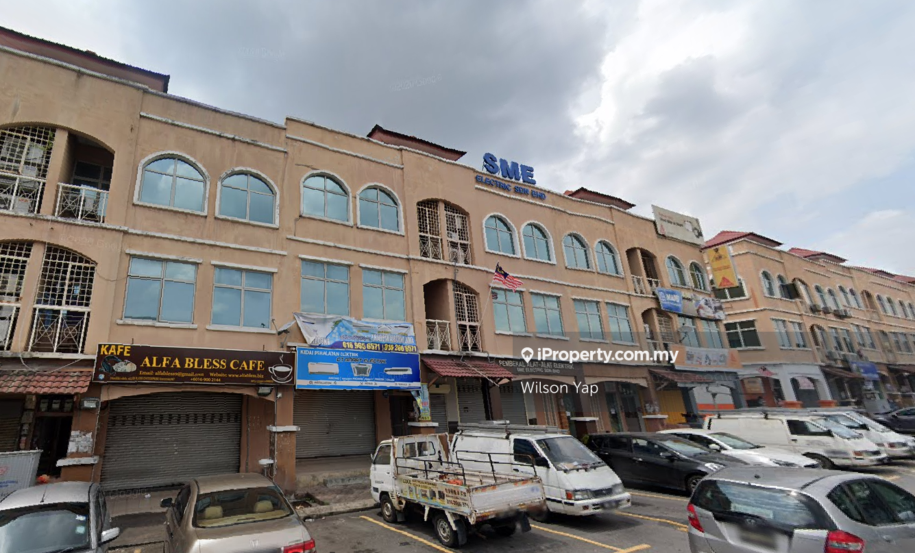 Bandar Puteri Puchong [3Storey Shop] Puteri 5. Puteri Mart, Bandar Puteri Puchong