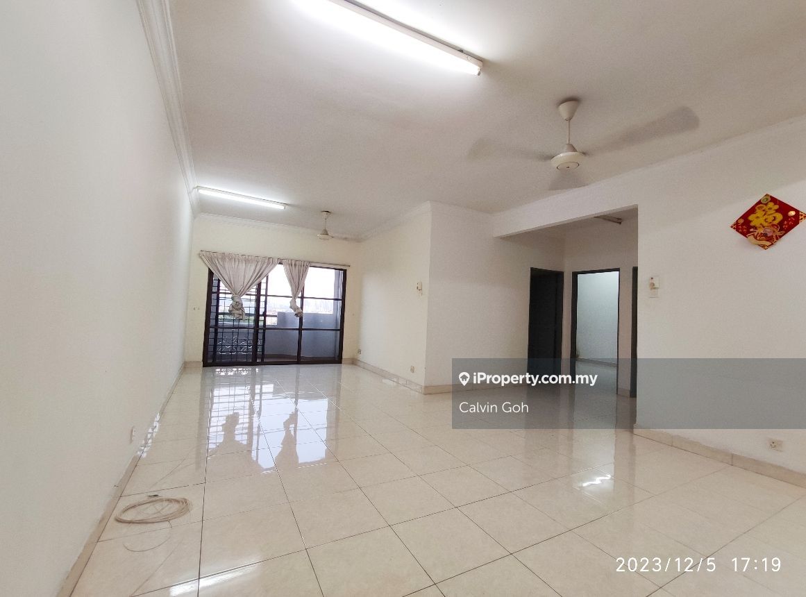 Villamas Apartment Corner lot Apartment 3 bedrooms for rent in Puchong