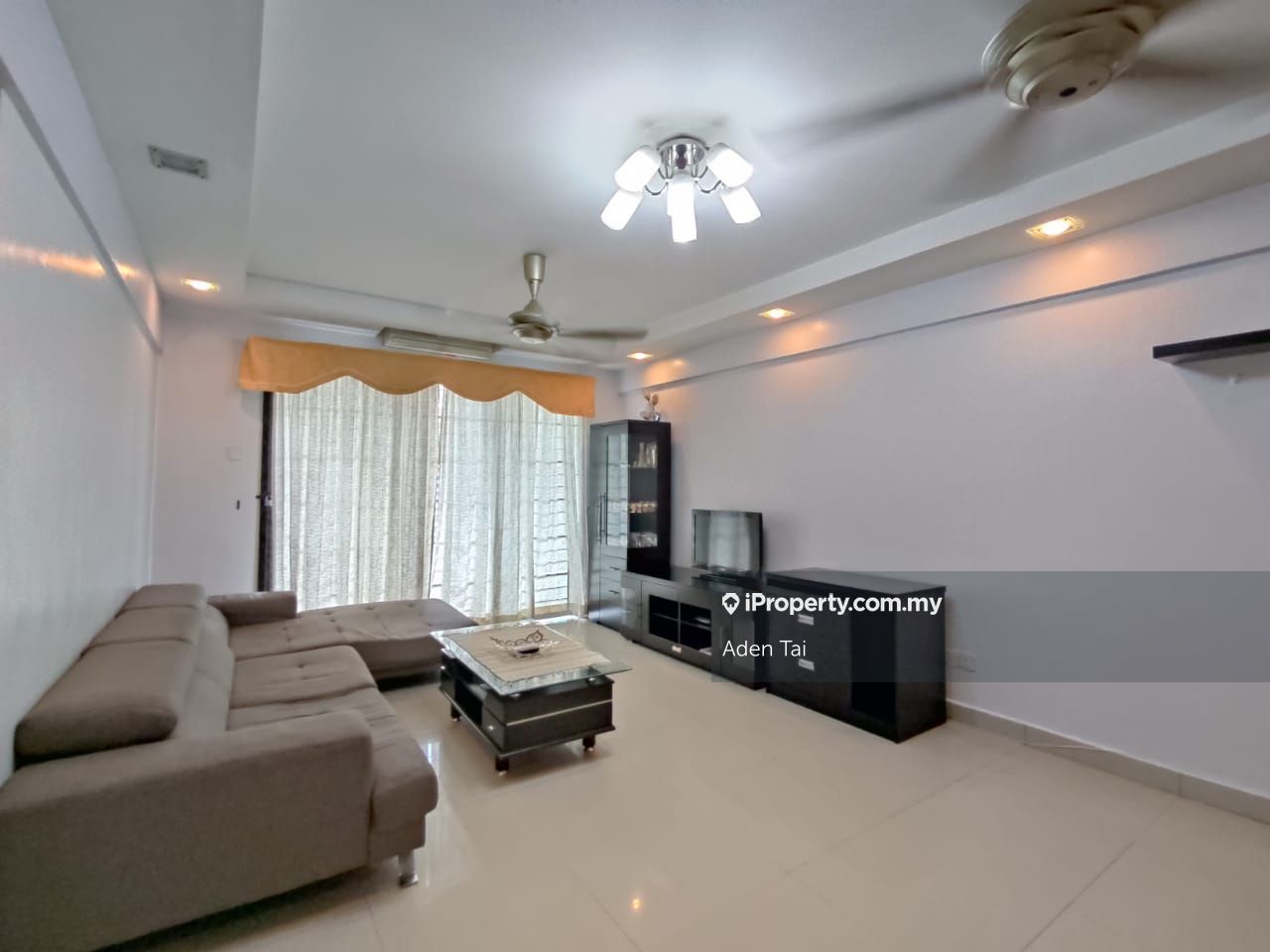 D'Alamanda, Cheras