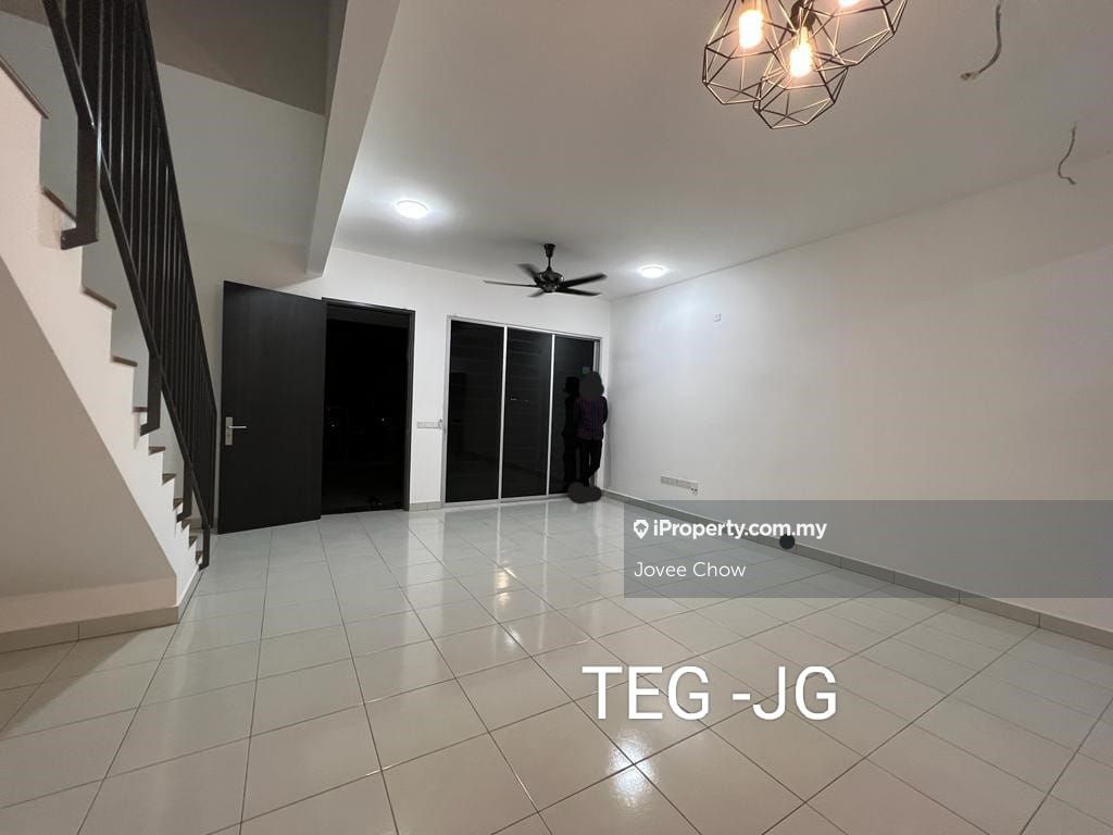 Elsa Bukit Raja, Bandar Bukit Raja Intermediate 2sty Terrace/Link