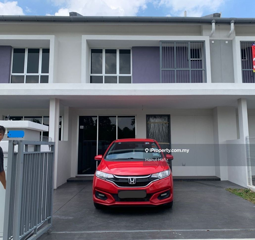 Elsa, Bandar Bukit Raja Intermediate 2sty Terrace/Link House 4