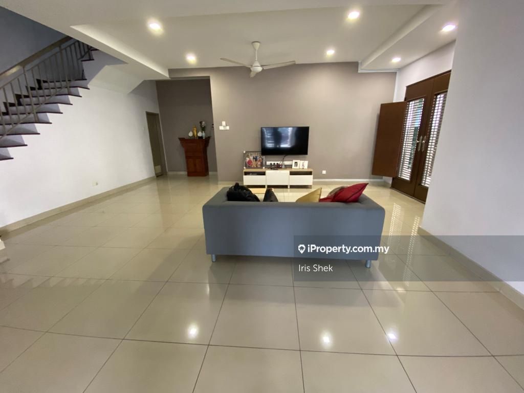 DAMAI RESIDENCE CORNER LOT, Kota Kemuning Corner lot 2sty Terrace/Link