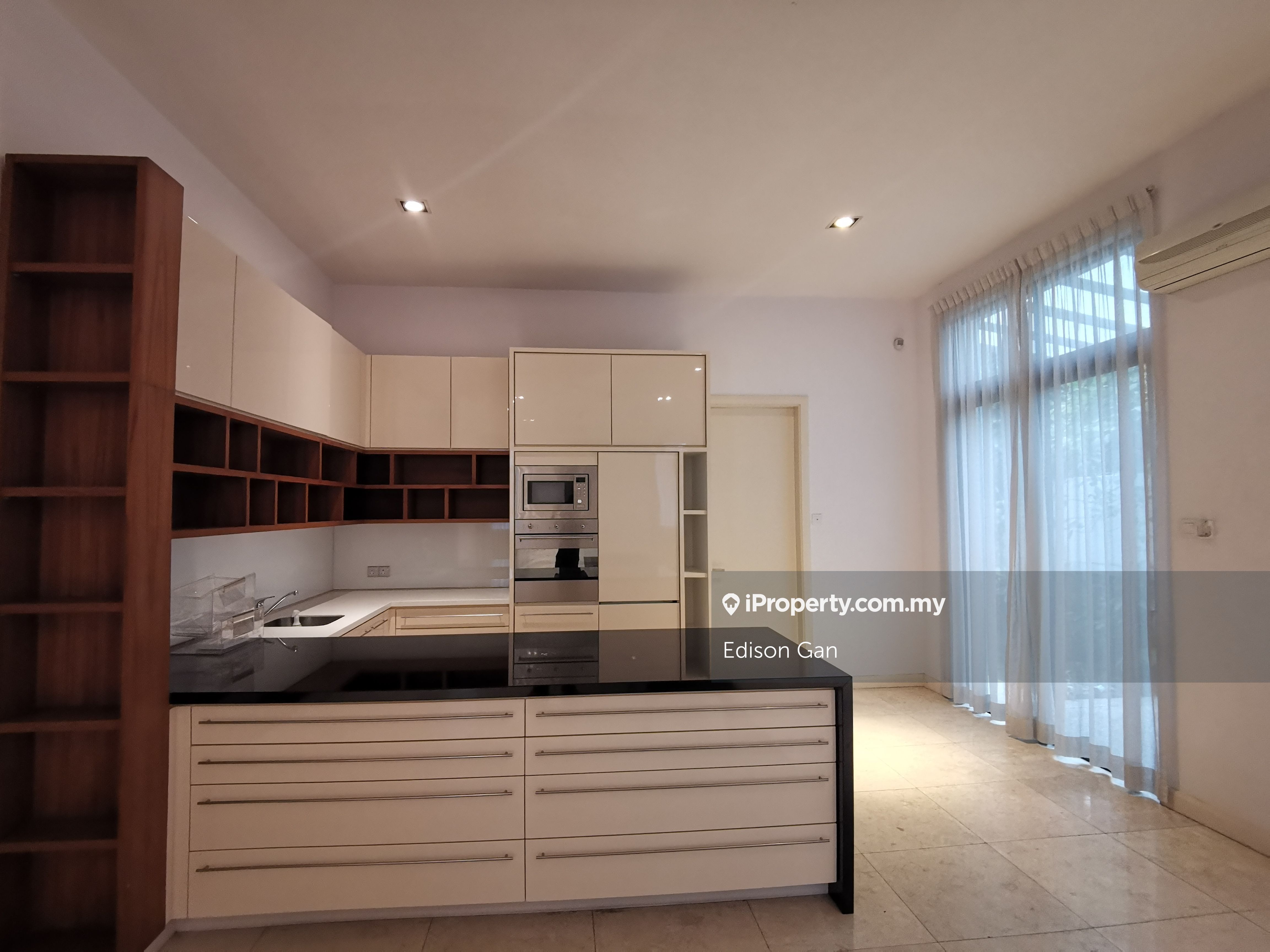 Serene Kiara, Mont Kiara Intermediate Semidetached House 5+1 bedrooms for sale