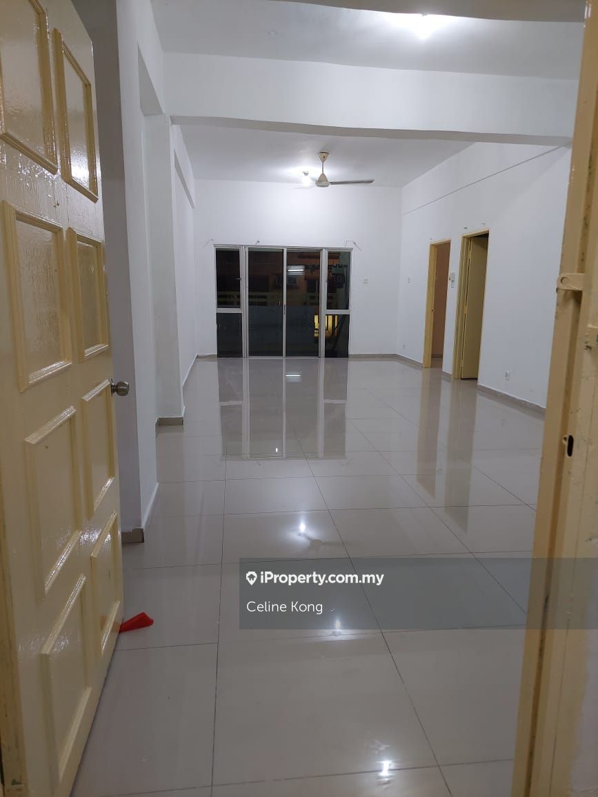 Sri Manja Square Petaling Jaya Intermediate Apartment 3 bedrooms for