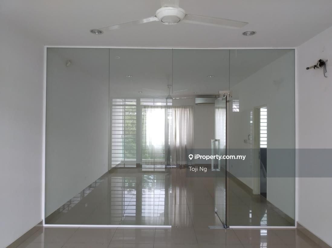 Terrace House for sale in Bandar Kinrara, Selangor, Malaysia — 3,318 sqft