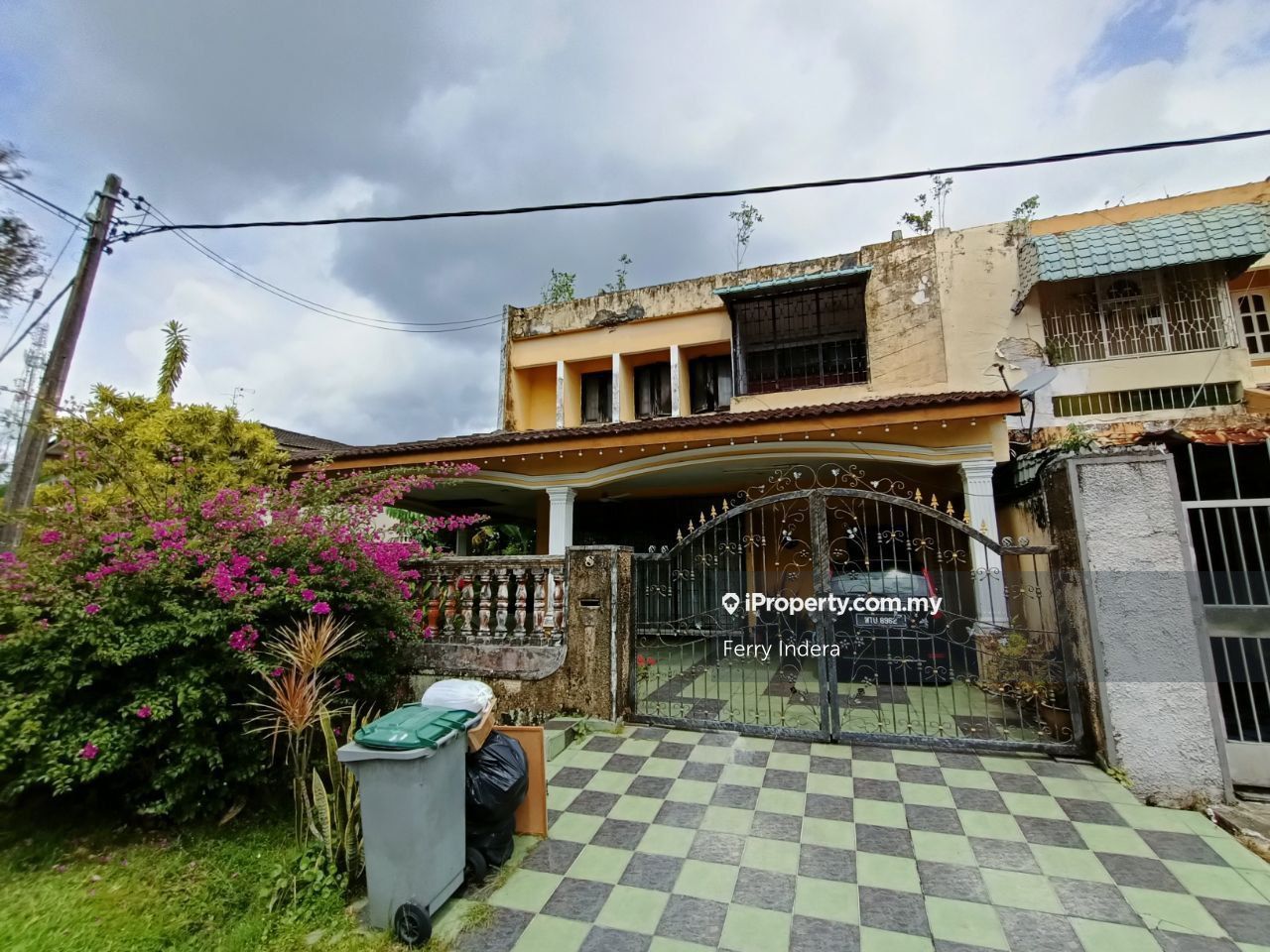 Taman Gembira (Renovated SemiD) , Johor Bahru Corner lot Semidetached