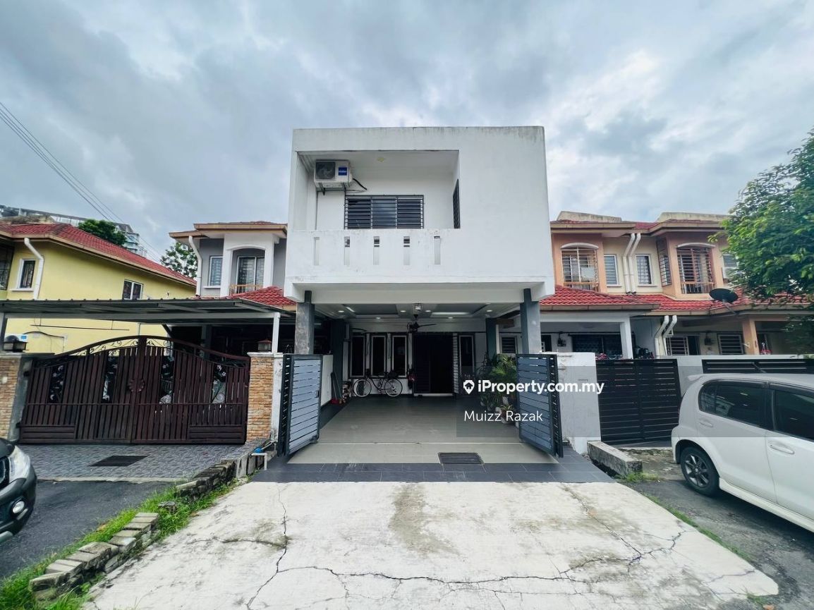 Taman Lestari Putra, Seri Kembangan 2-sty Terrace/Link House 4 bedrooms ...