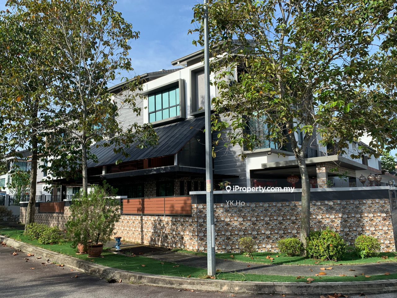 Lyden Residence, 16 Sierra , Puchong South Corner lot 3sty Terrace