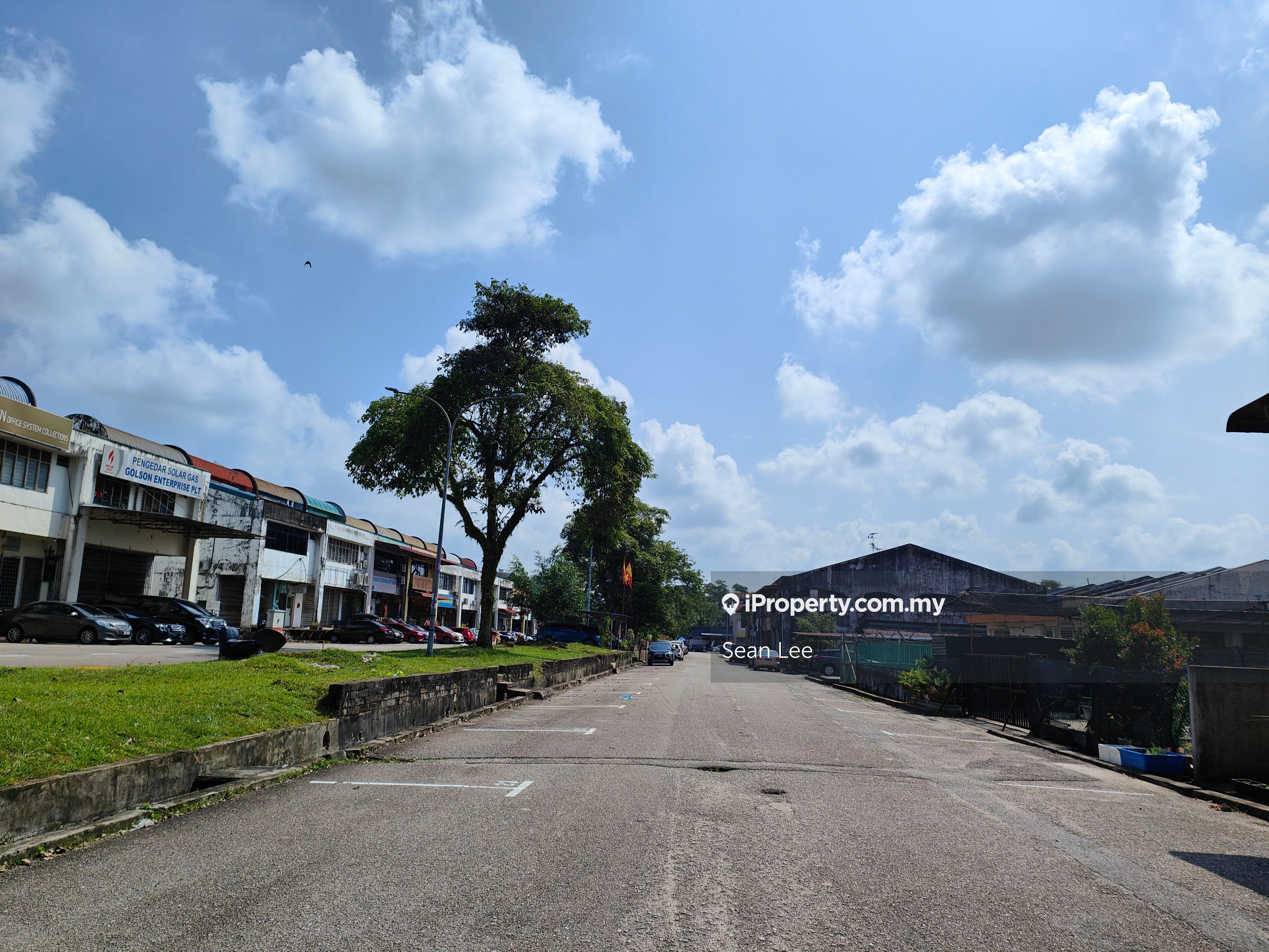 Desa Jaya 2 storey shop for SALE Rm580k, Johor Bahru Intermediate Shop