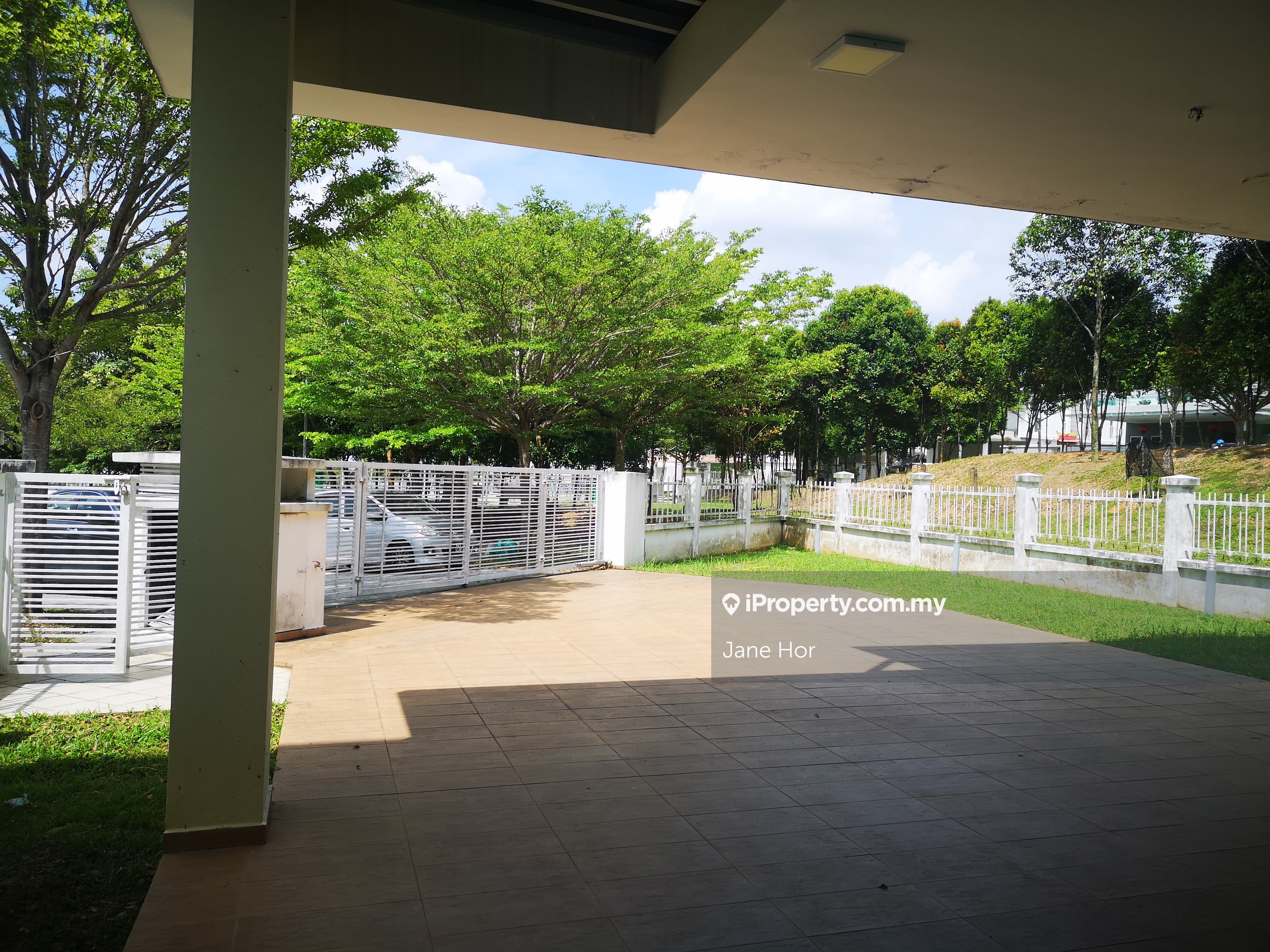 D'alpinia Puchong, Bungalow house, 16 Sierra , Puchong South Corner lot Bungalow 5 bedrooms for