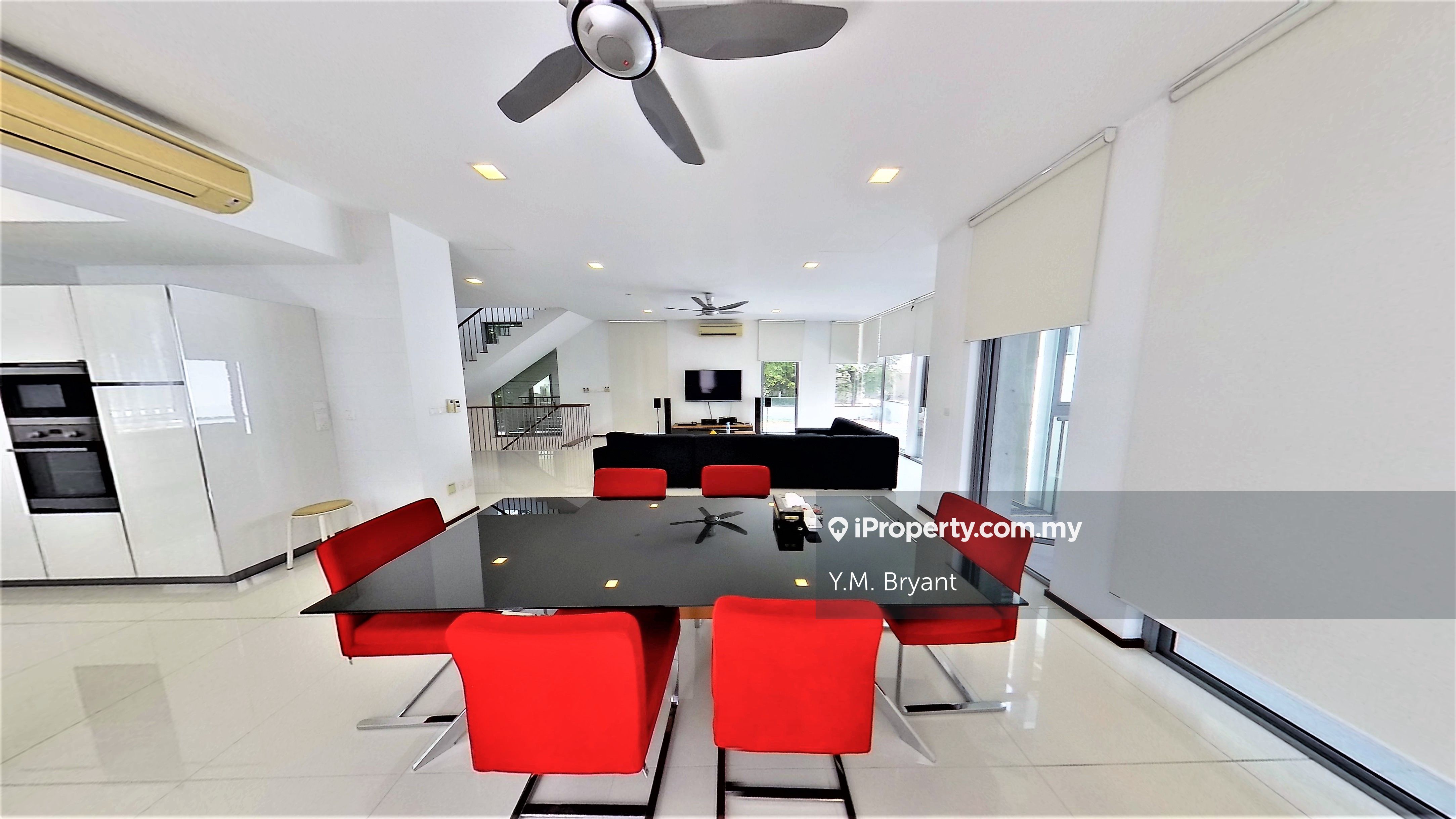 GARDEN MANOR, SierraMas 3sty Terrace/Link House 4+1 bedrooms for rent