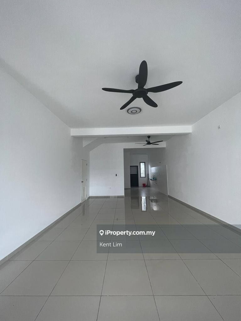 Bandar Sri Sendayan Intermediate 2sty Terrace/Link House 4 bedrooms