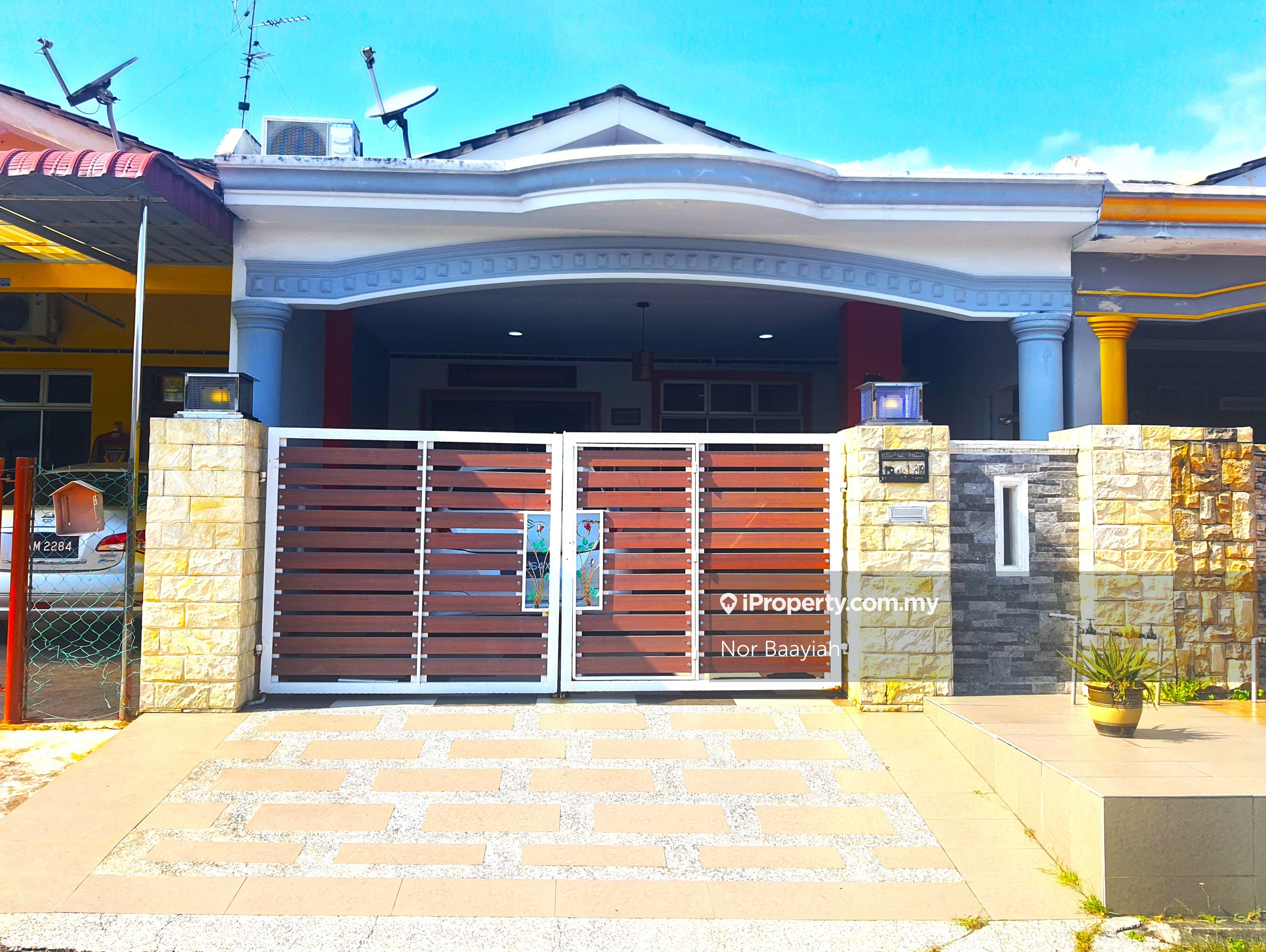 Bandar Putra, Kulai Intermediate 1-sty Terrace/Link House 3+1 Bedrooms ...