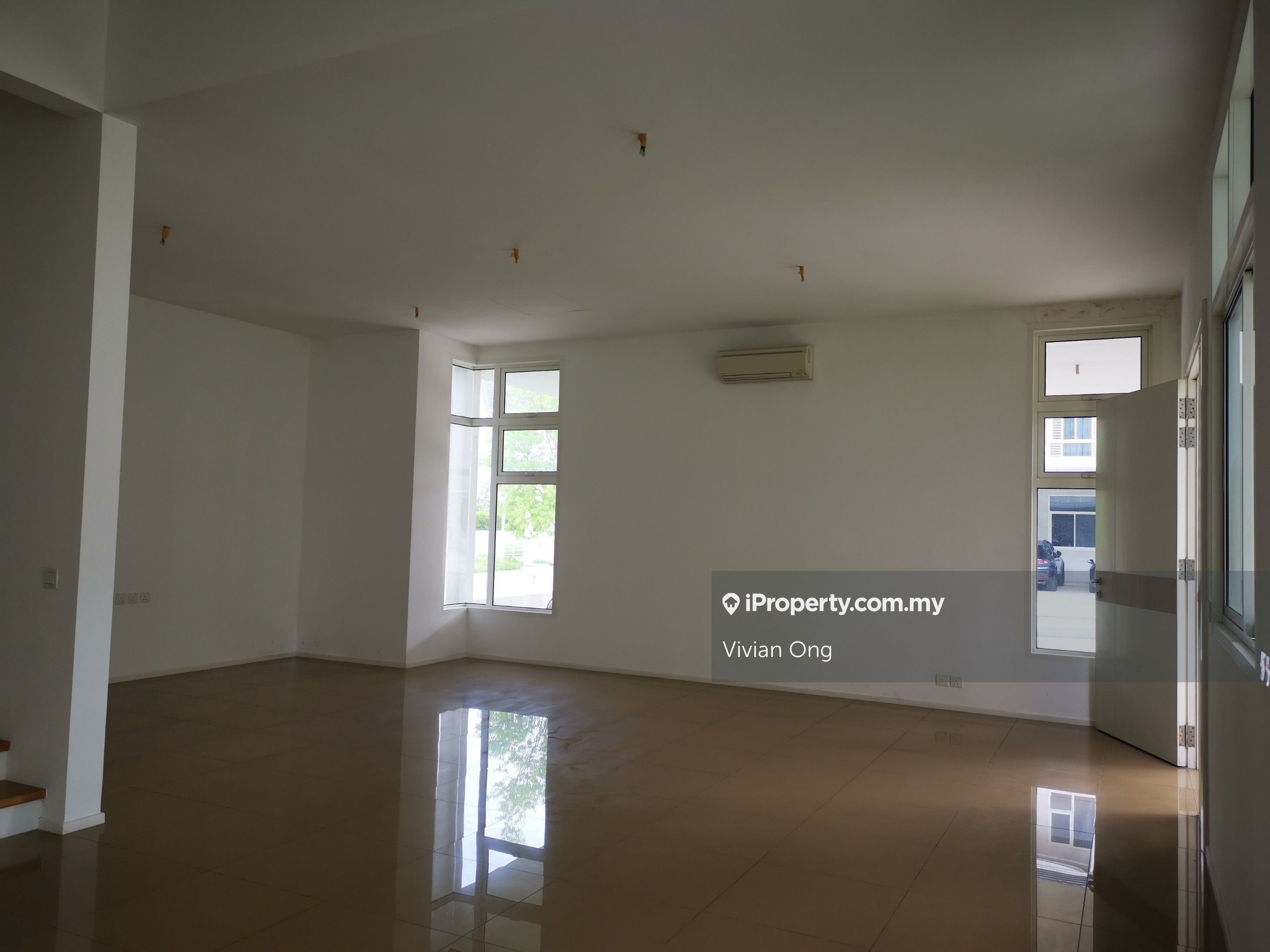 Bluwater Estate, Senja Residence, Private Lakeview, Seri Kembangan for