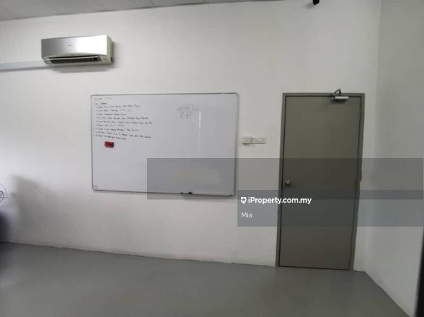 2-storey terrace with heavy duty concrete 1st floor structure @ Batu