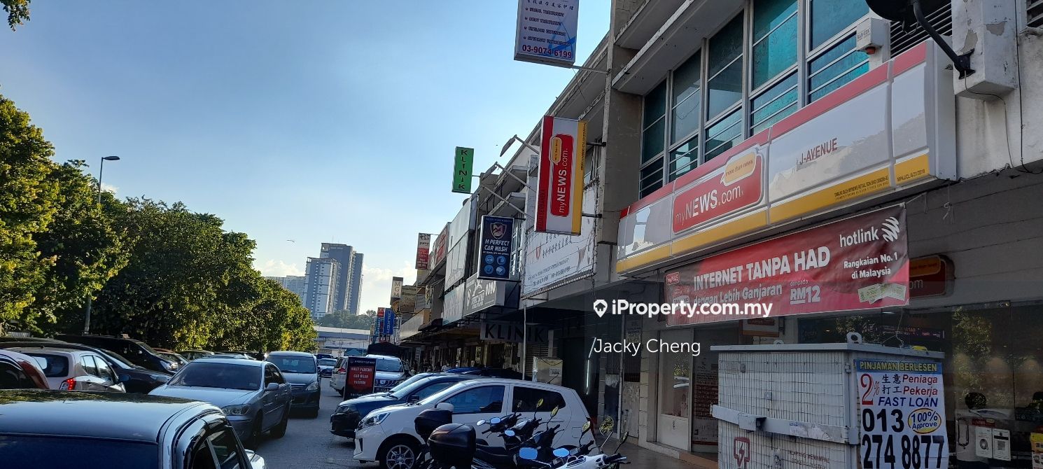 Adjoining Unit Limited J Avenue C180 Dataran Trader Square Cheras adjoining-unit-limited-j-avenue-c180-dataran-trader-square-cheras