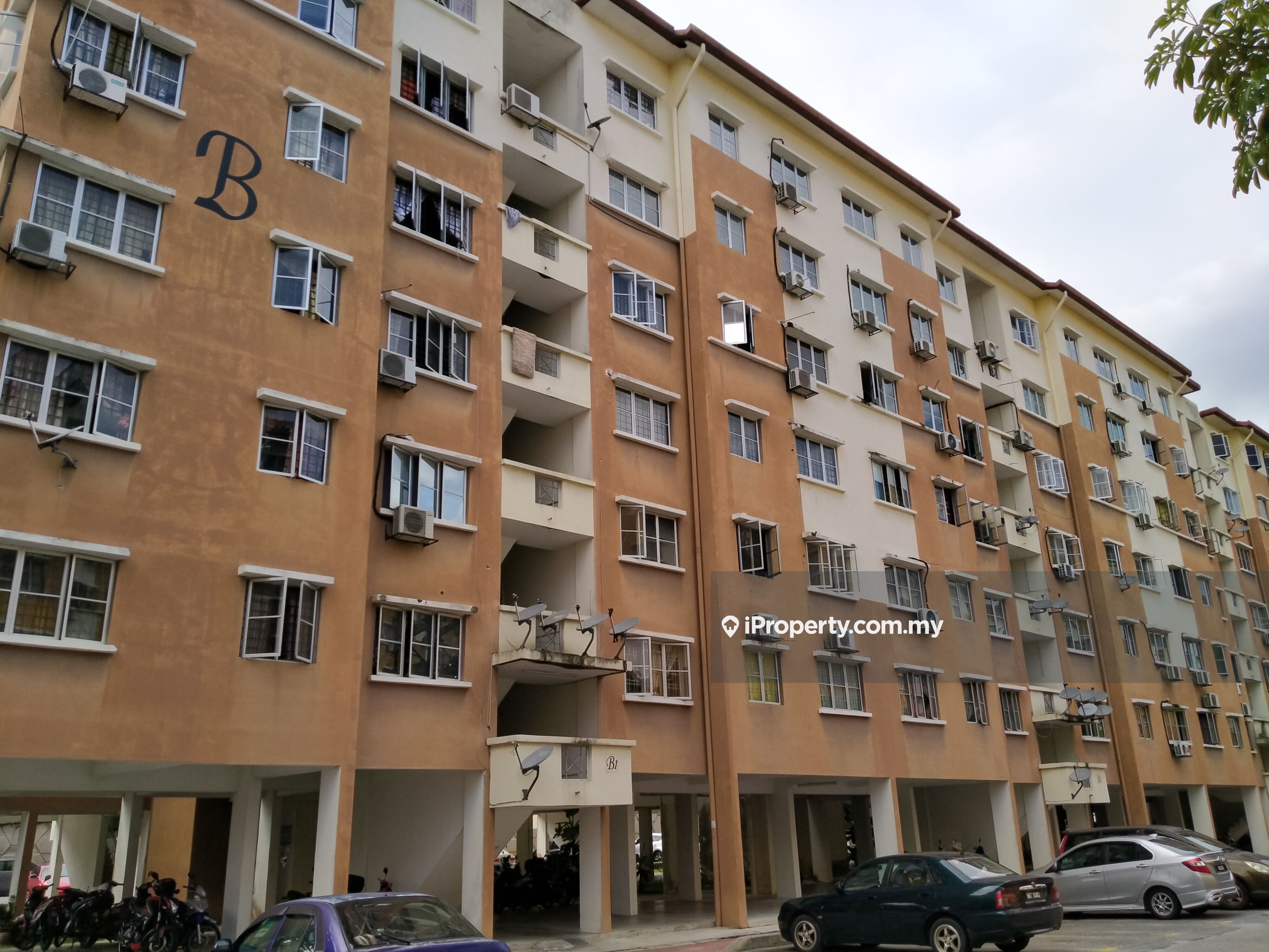 Pangsapuri Tainia Intermediate Apartment 3 Bedrooms For Sale In Kota Damansara Selangor Iproperty Com My