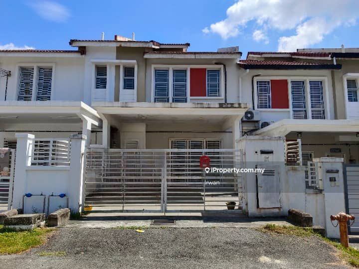 Taman Equine, Taman Dato Demang, Seri Kembangan Intermediate 2sty