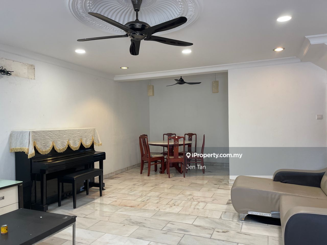 Kota Kemuning Intermediate 2sty Terrace/Link House 4 bedrooms for rent