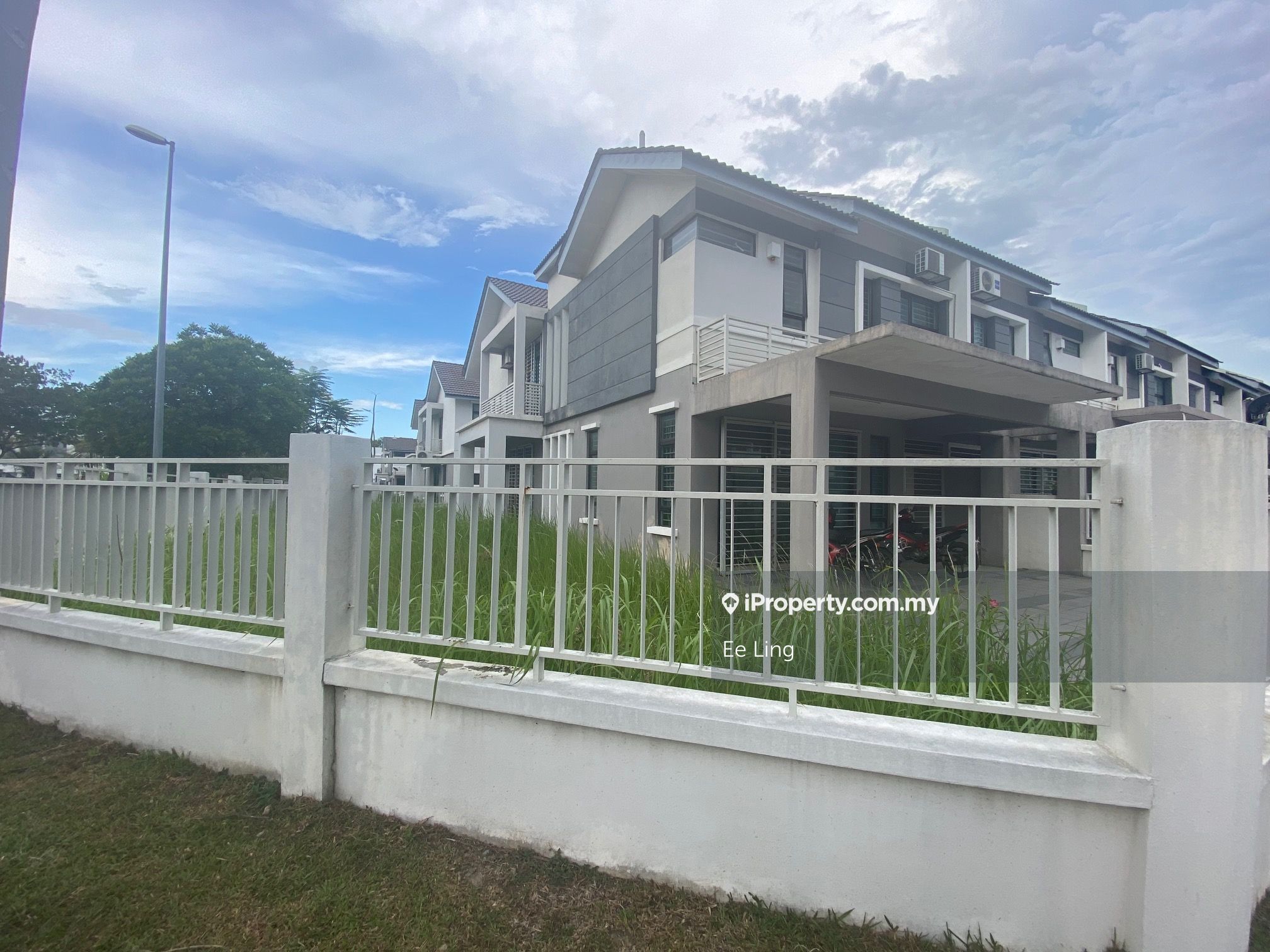 LAKESIDE RESIDENCES, BANDAR METRO PUCHONG, Puchong Corner lot 2sty