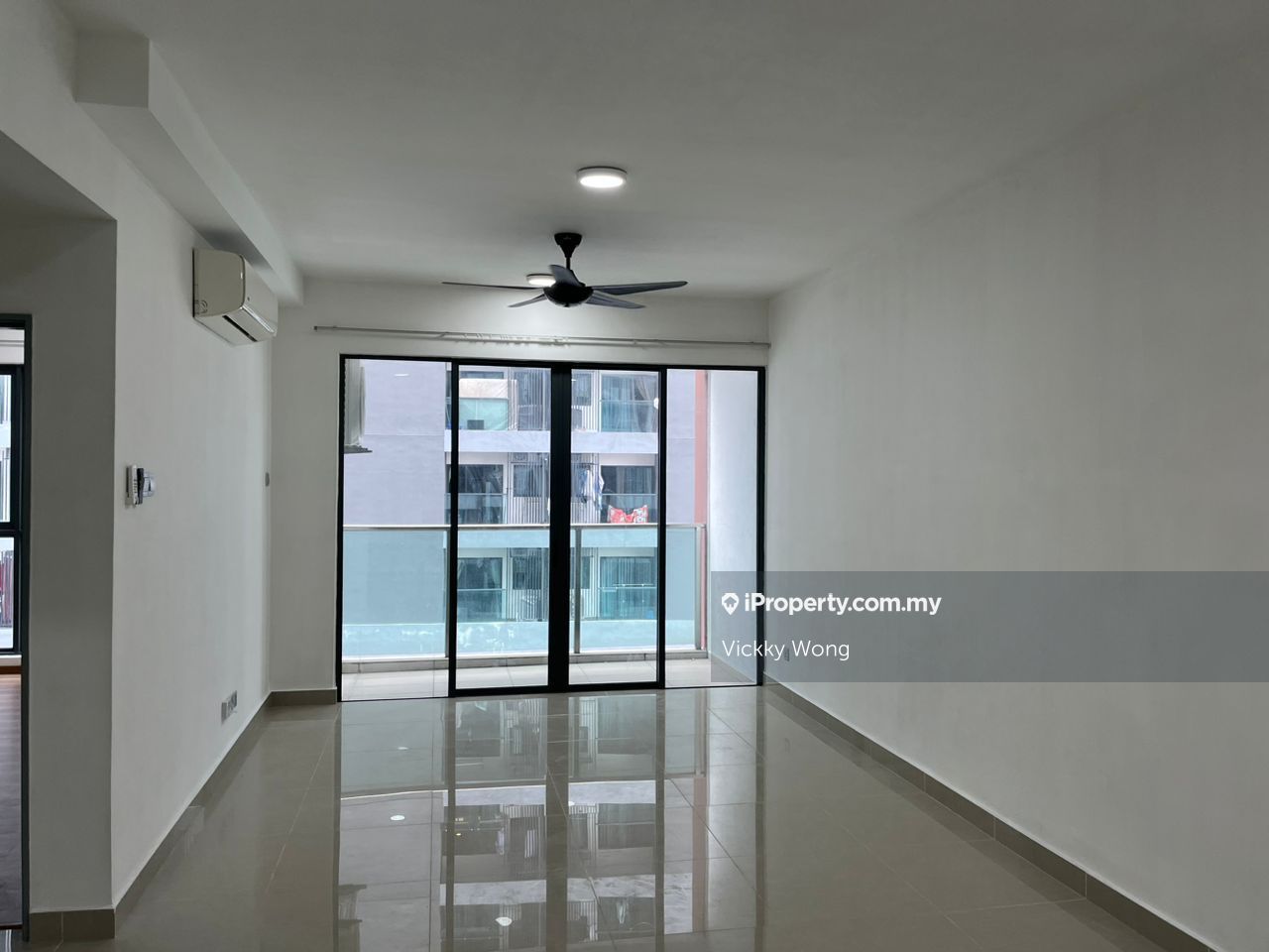 Amerin Residence Serviced Residence 2+1 bedrooms for rent in Balakong