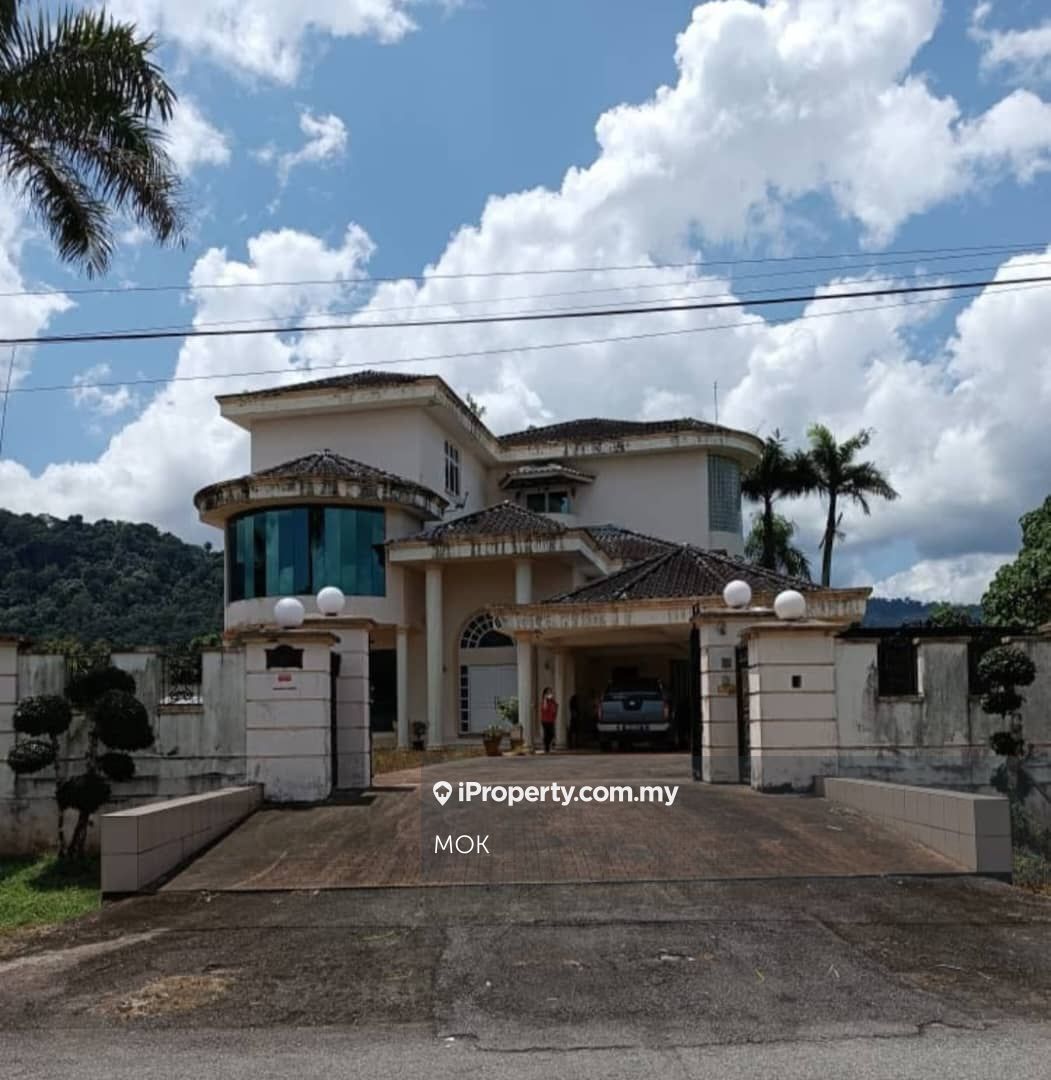 Taiping Big Bungalow House For Sale