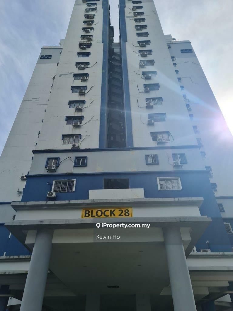 Pandan Heights Condominium Corner lot Condominium 3 bedrooms for rent