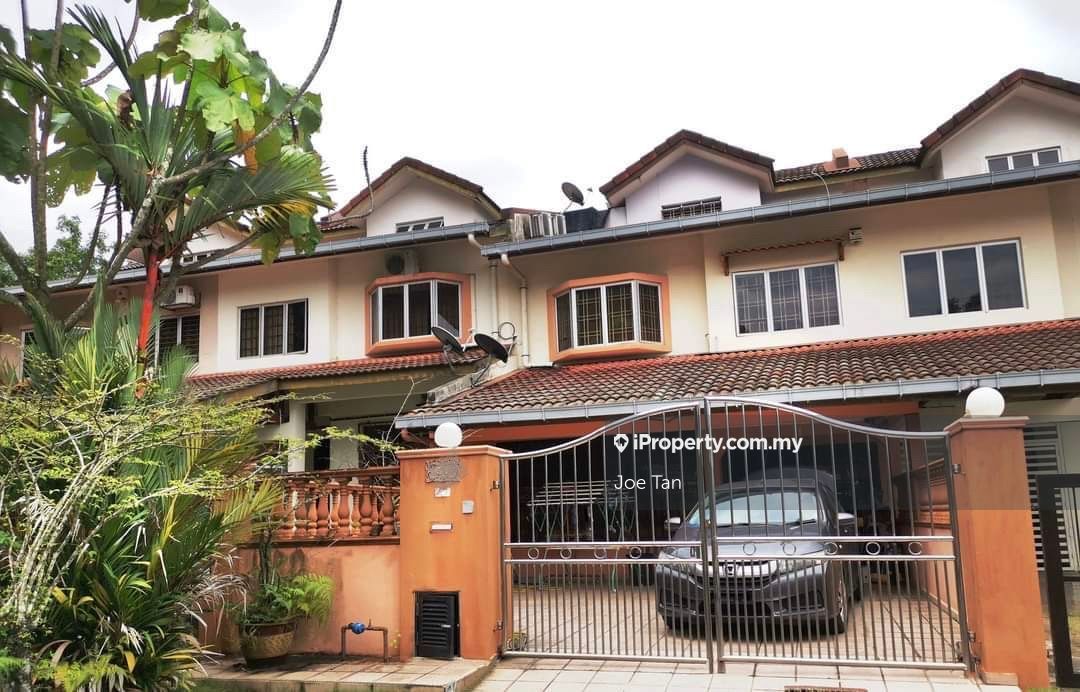 Taman equine, seri kembangan , Seri Kembangan 2.5sty Terrace/Link