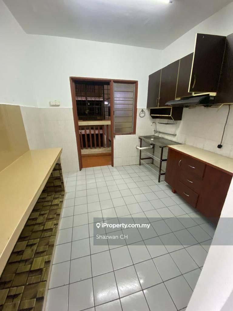 Laksamana Puri Condominium 4 bedrooms for rent in Batu Caves, Selangor